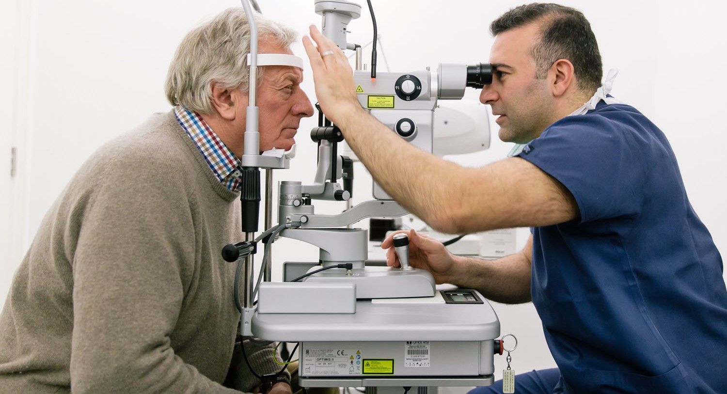 Pros and Cons of Laser Eye Surgery to Help You Weigh the Risks and Rewards